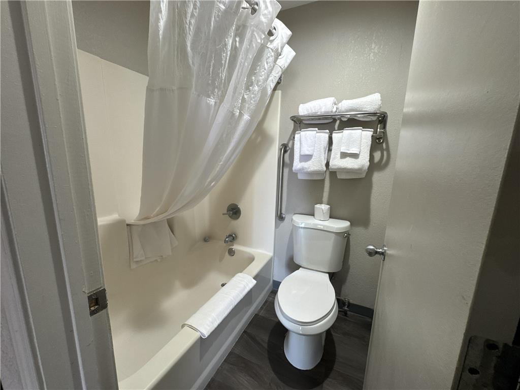 SureStay Plus by Best Western Alamogordo White Sands-guestroom-Guest Room,Bathroom,On-Site.jpg