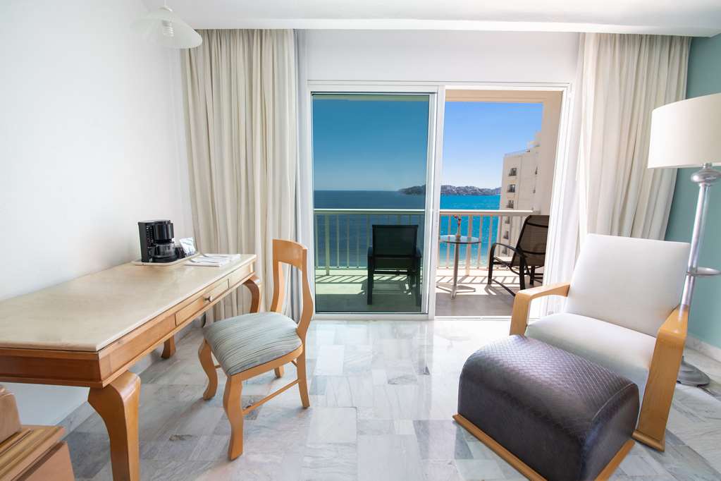 EMPORIO ACAPULCO-guestroom-Guest Room,On-Site.jpg