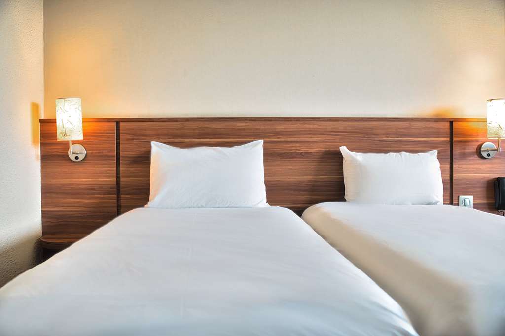 KYRIAD PRESTIGE MULHOUSE - BASEL-guestroom-Guest Room,On-Site.jpg