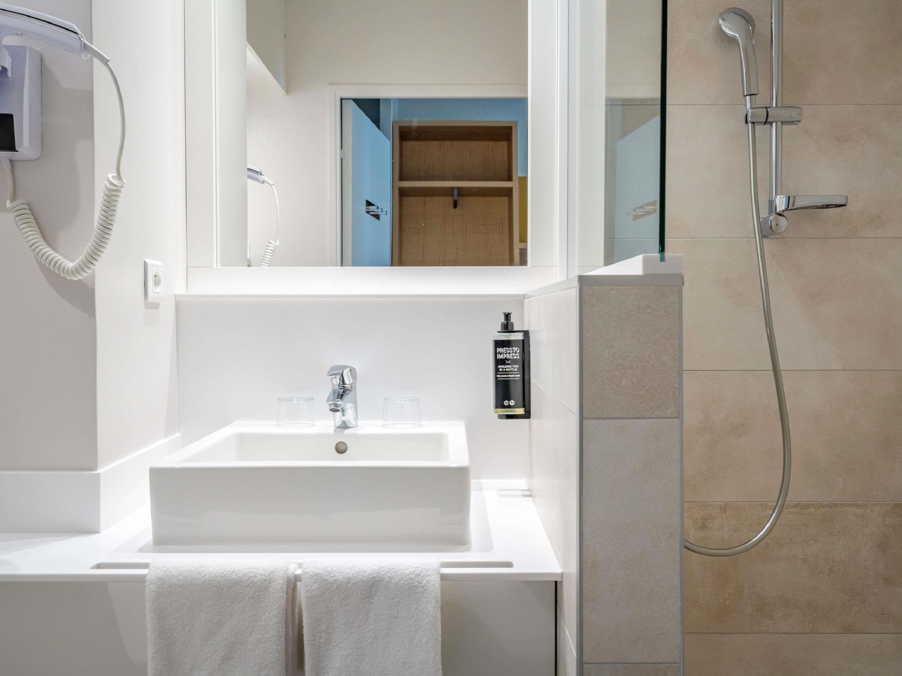 Ibis Styles Biarritz Plage - Tap to explore photos