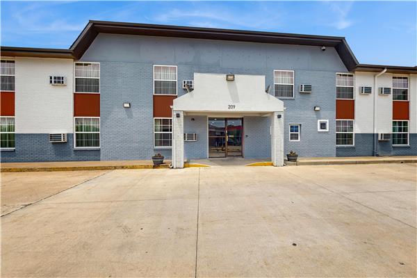 On-Site,Outdoor/Exterior,Exterior View of Building