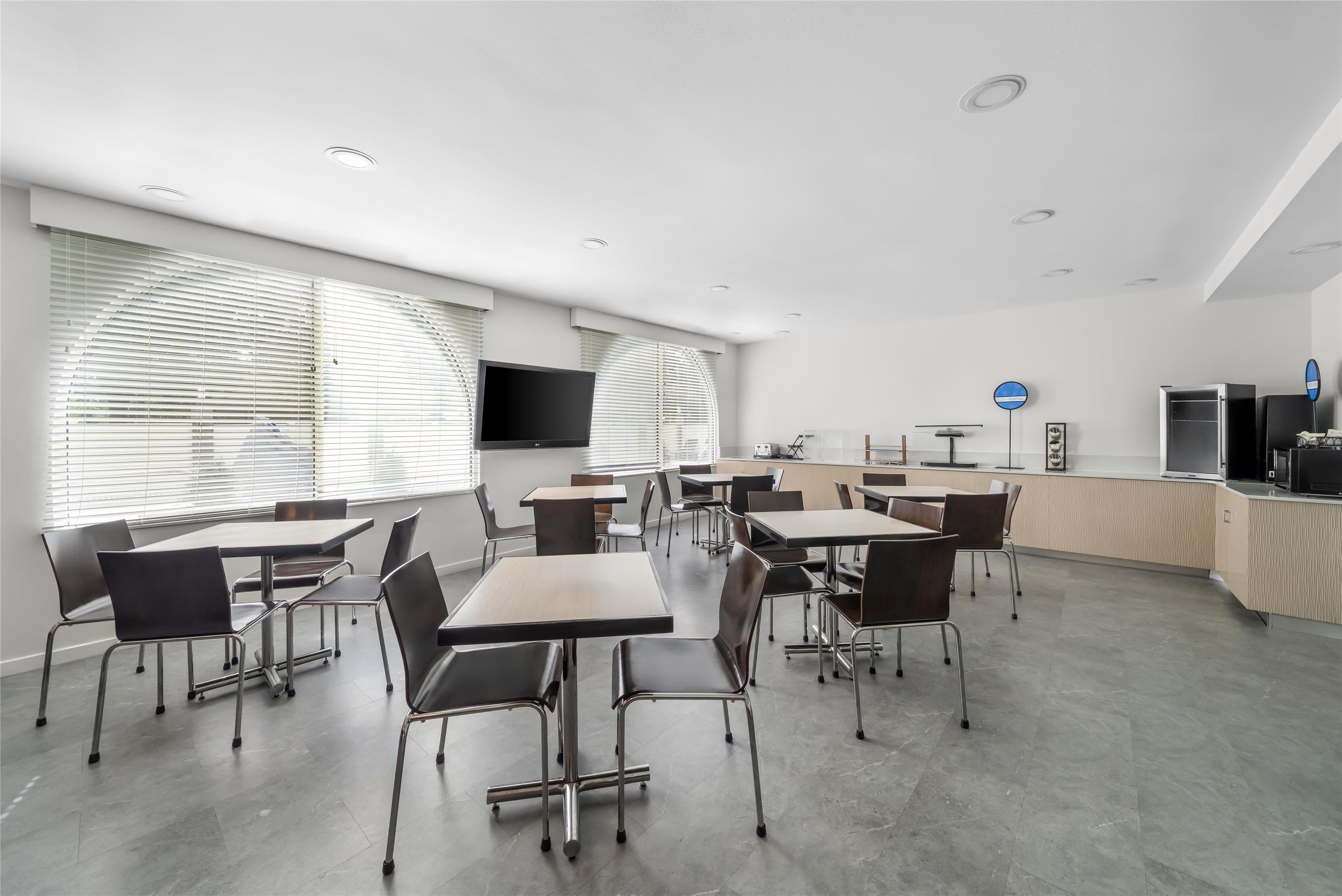 SEH Orlando BreakfastArea | Sonesta Essential Orlando