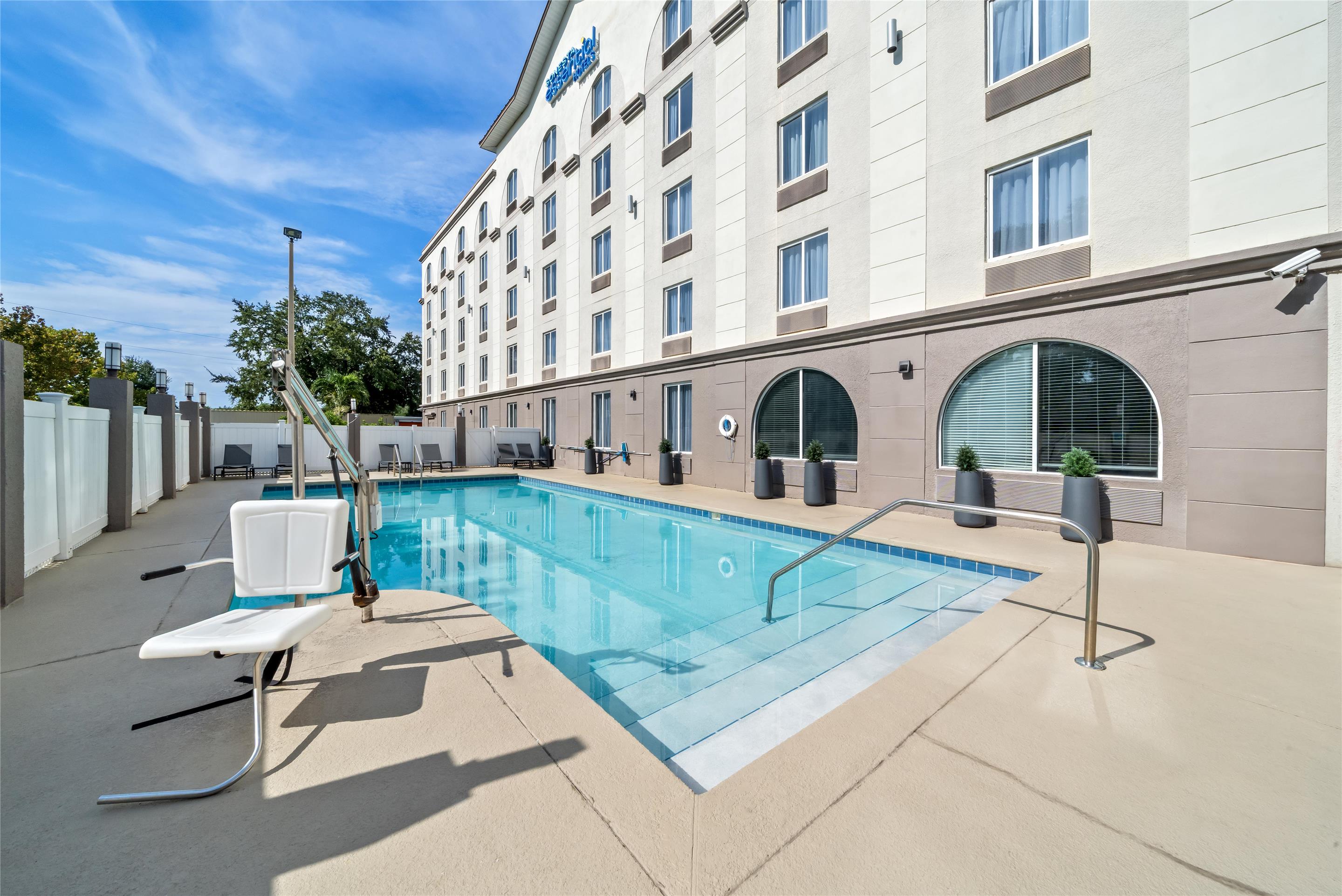 SEH Orlando Pool | Sonesta Essential Orlando
