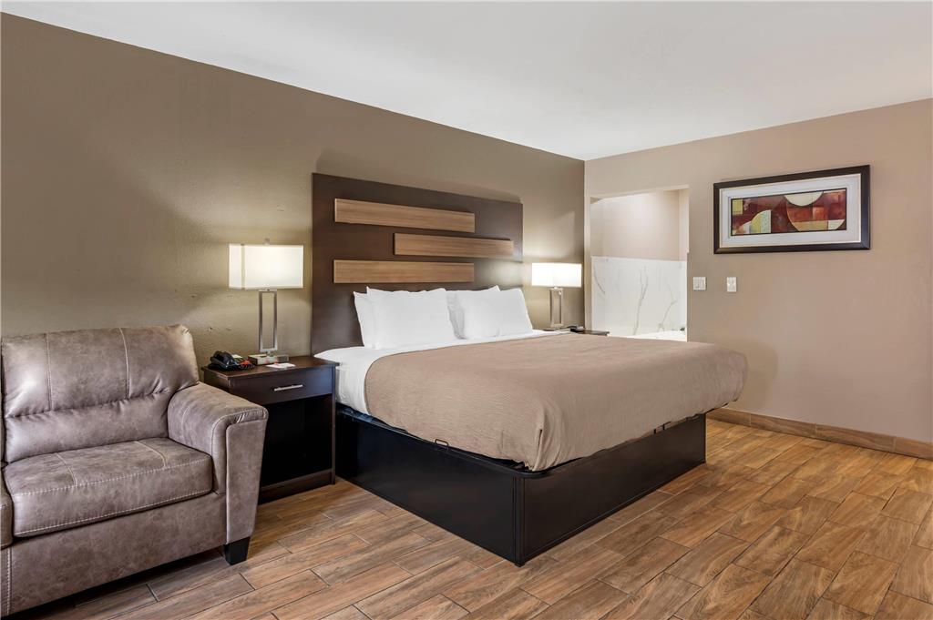 QUALITY INN AND SUITES-guestroom-Guest Room,Suite,On-Site.jpg