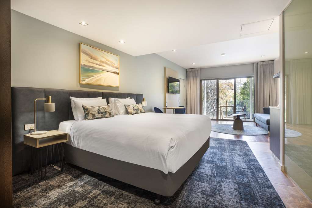 NIGHTELIER RYE-guestroom-Guest Room,On-Site.jpg