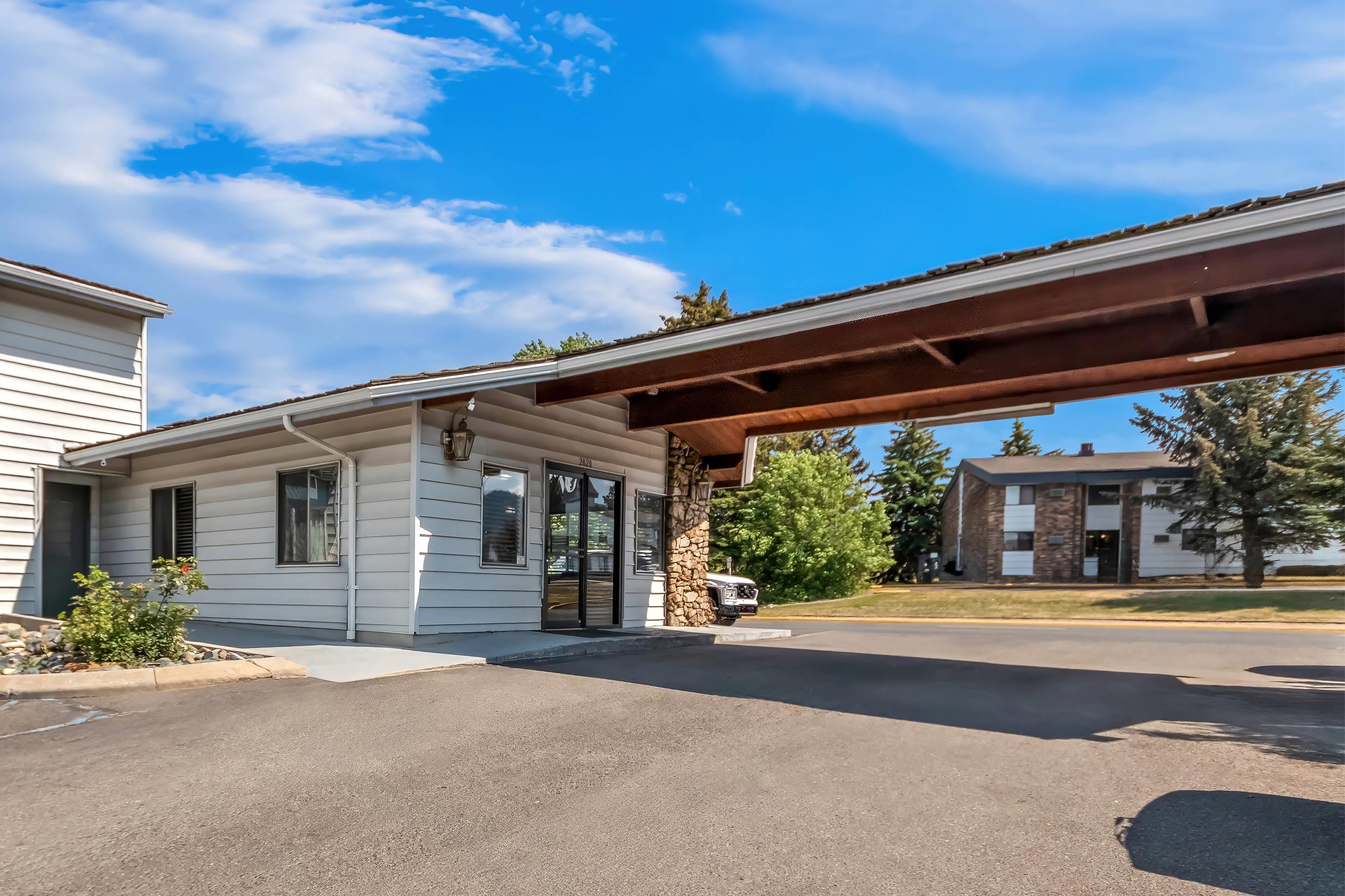 Hotel exterior | Rodeway Inn