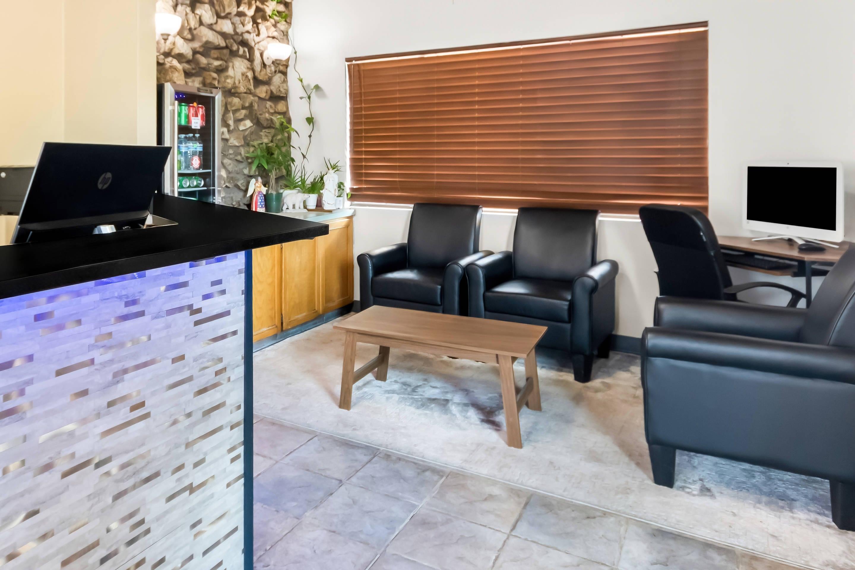 Hotel lobby | Rodeway Inn