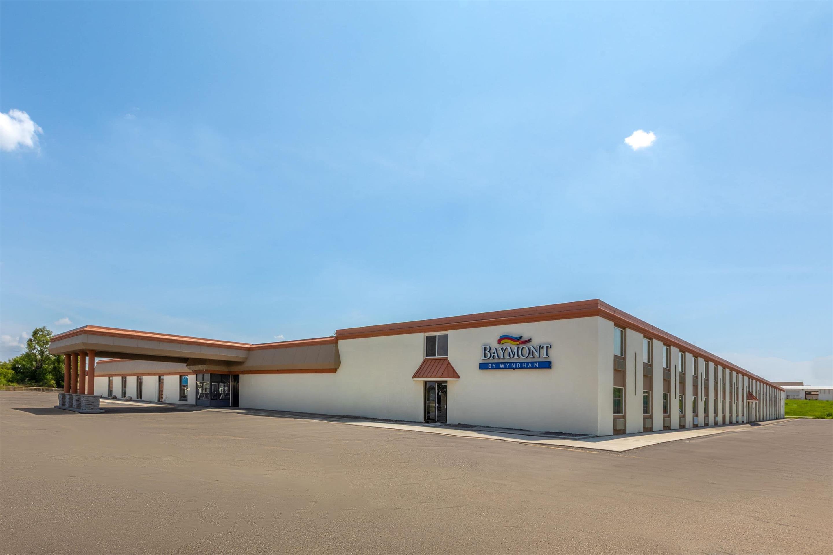 Exterior | Baymont by Wyndham Jamestown Conference Center & Water Park