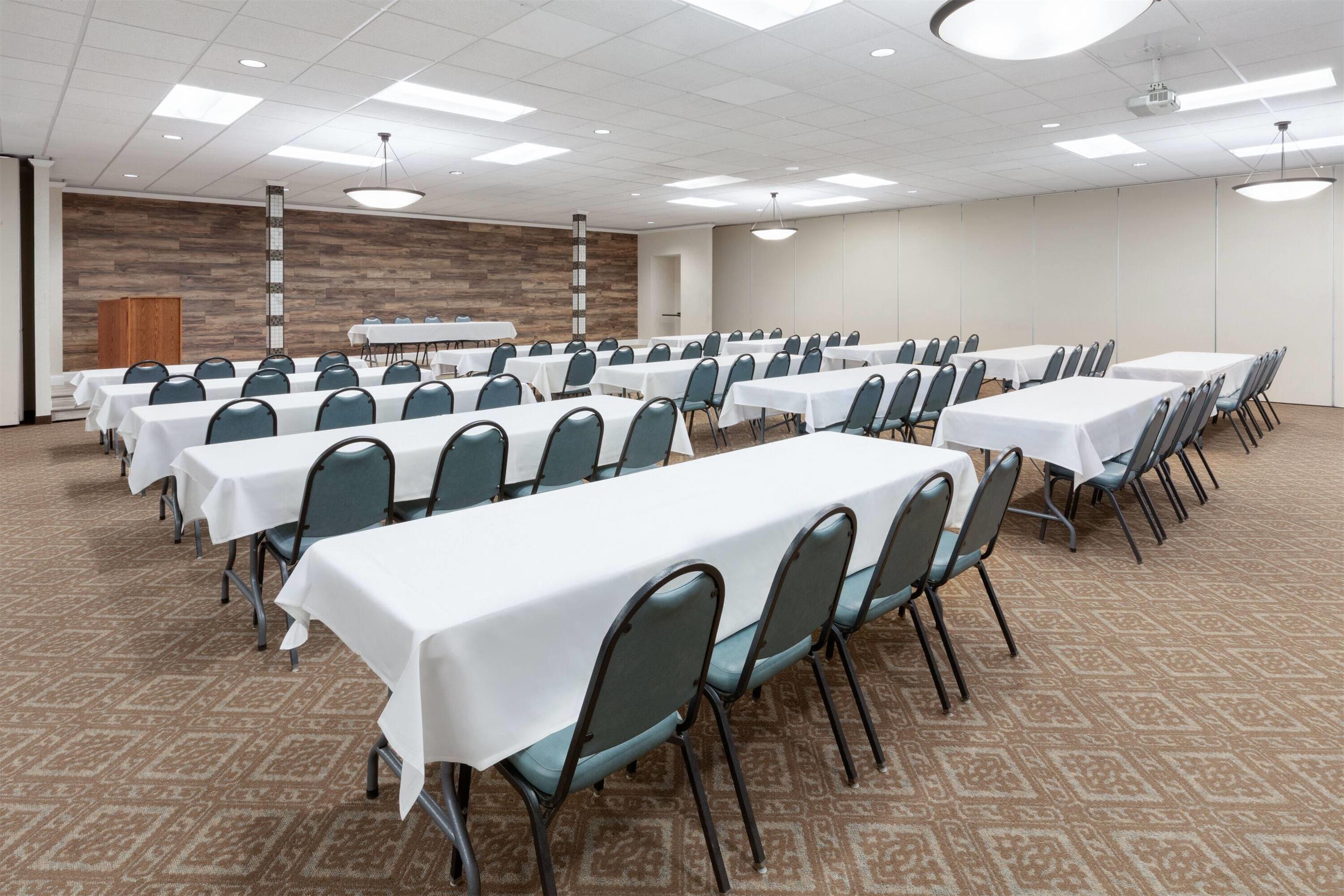 Meeting Room | Baymont by Wyndham Jamestown Conference Center & Water Park