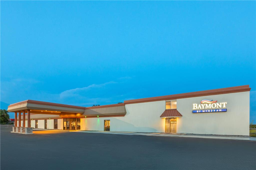 Baymont Conference Center & Water Park
