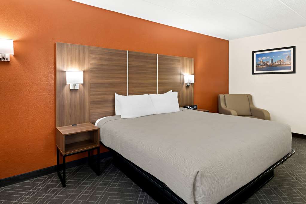 QUALITY INN MASON NEAR KINGS ISLAND-guestroom-Guest Room,On-Site.jpg