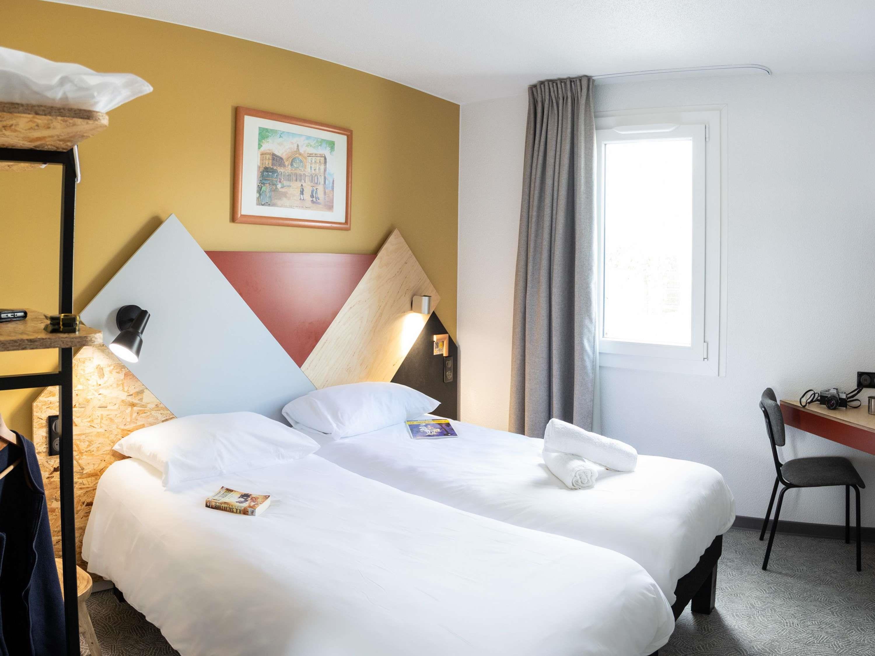 Greet Hotel Montbeliard Room Type - POP Room with two single beds