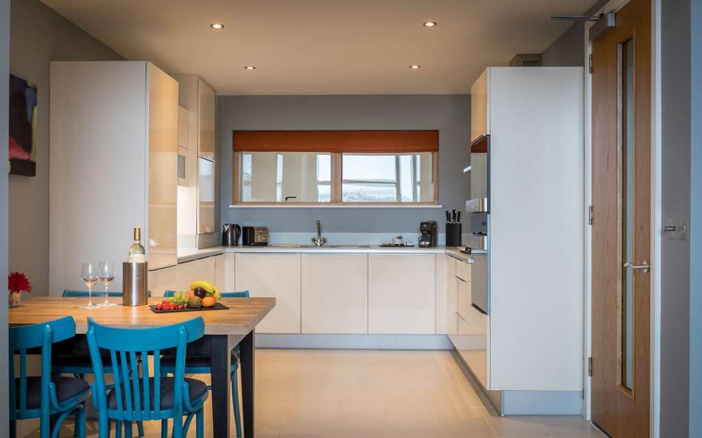 TALBOT SUITES AT STONEBRIDGE-guestroom-Guest Room,On-Site.jpg