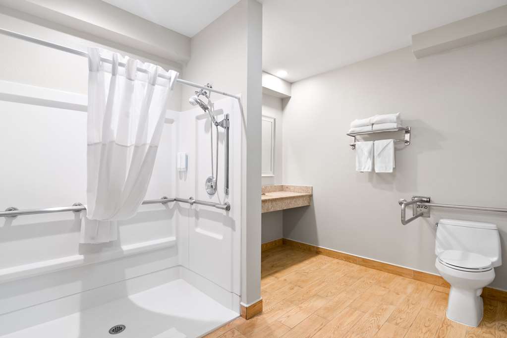 ECONO LODGE BETHEL - DANBURY-guestroom-Guest Room,Bathroom,On-Site.jpg