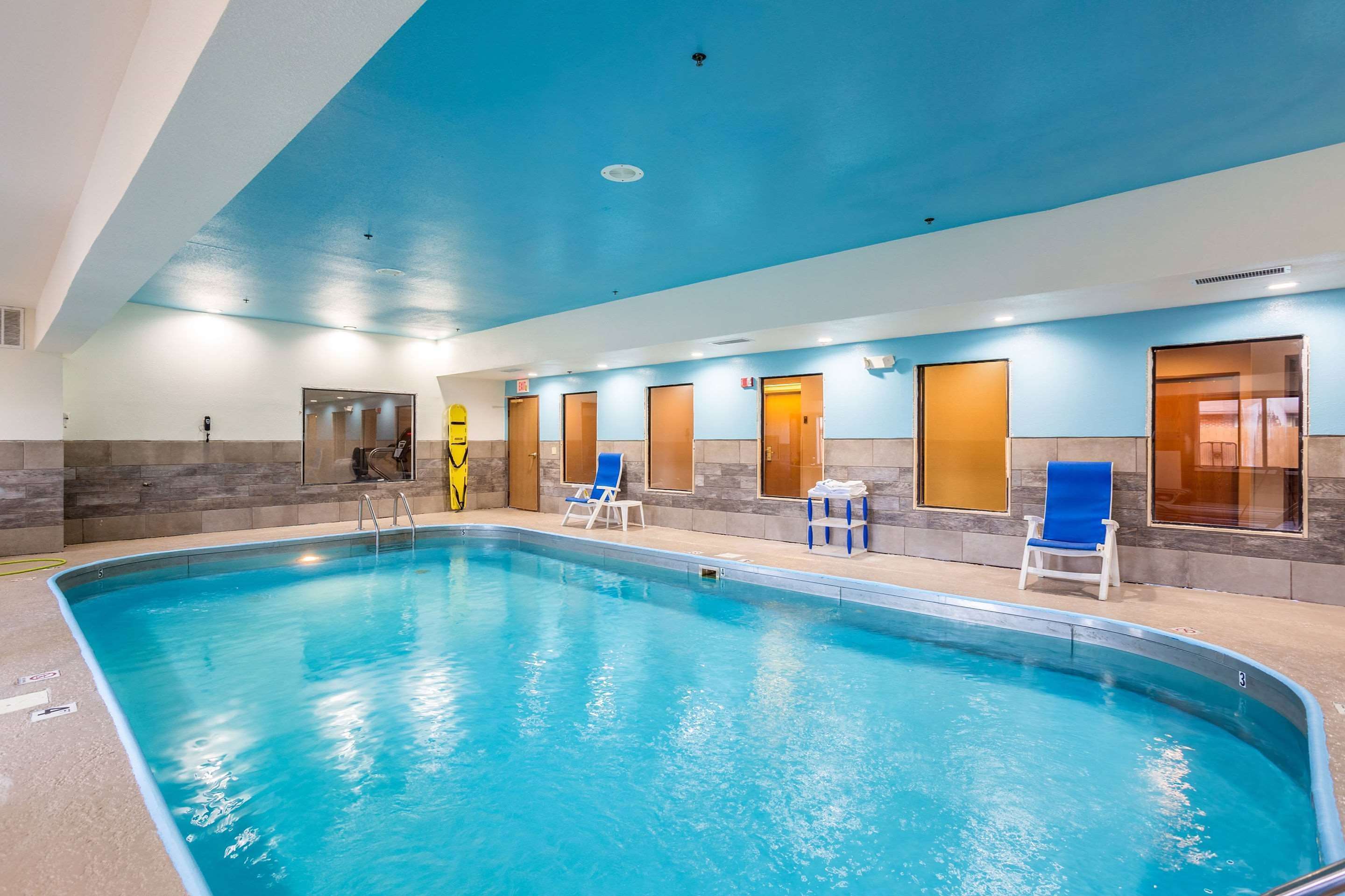 Pool | Wingate by Wyndham Owensboro