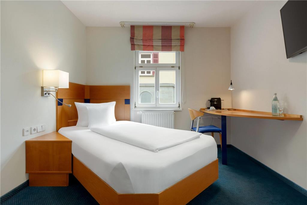 ASPIRE KRONPRINZ SCHWABISCH HALL-guestroom-Guest Room,On-Site.jpg