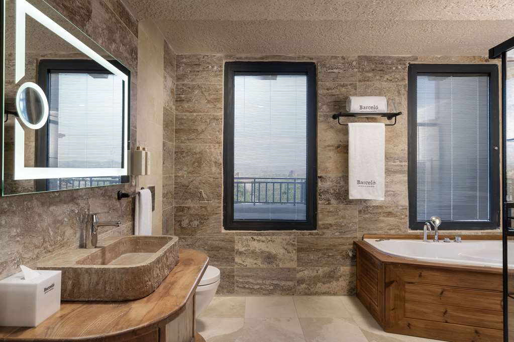 BARCELO CAPPADOCIA-guestroom-Guest Room,Bathroom,Suite,On-Site.jpg