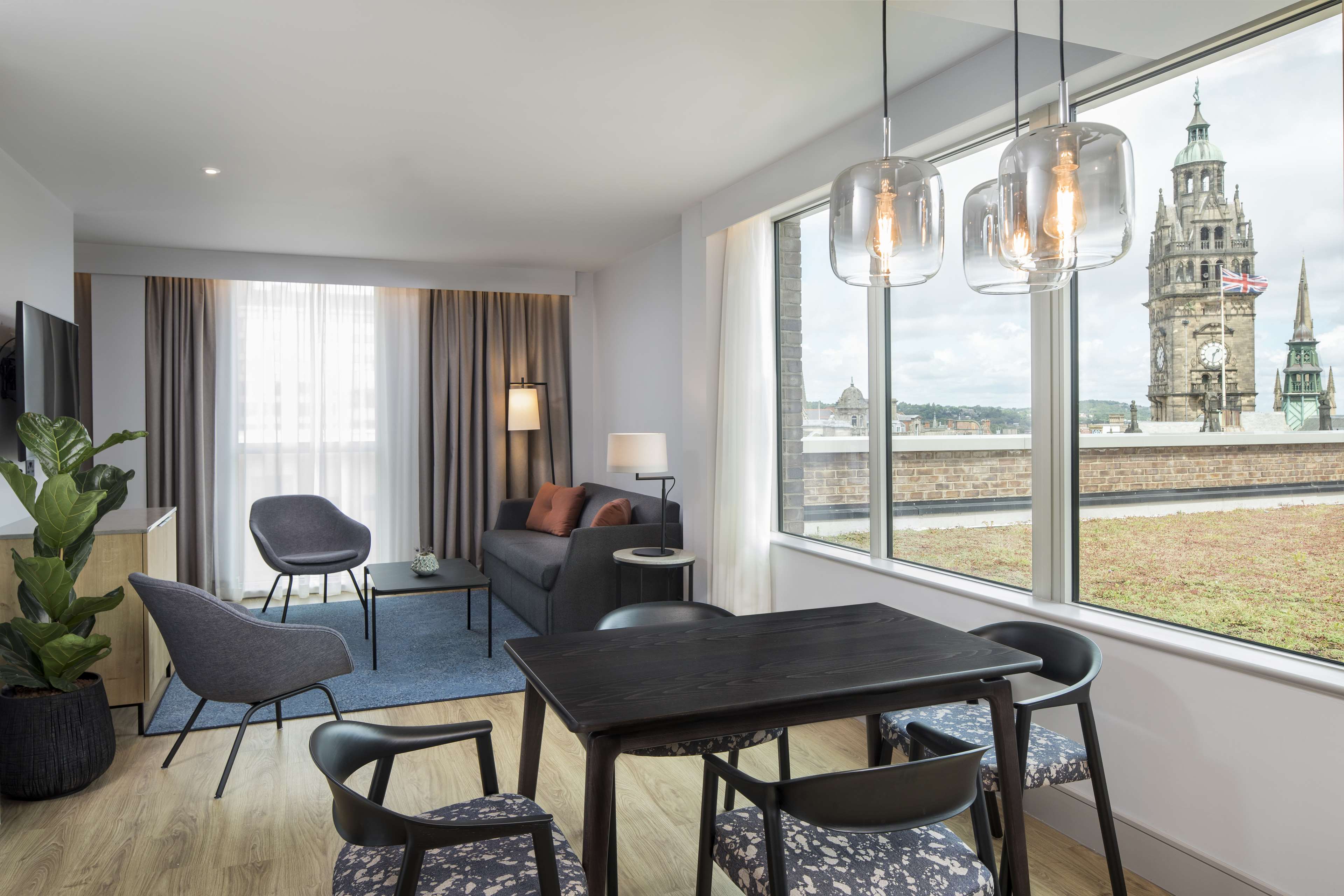 Radisson Blu Hotel, Sheffield Room Type - Junior Suite One Bedroom City Garden view