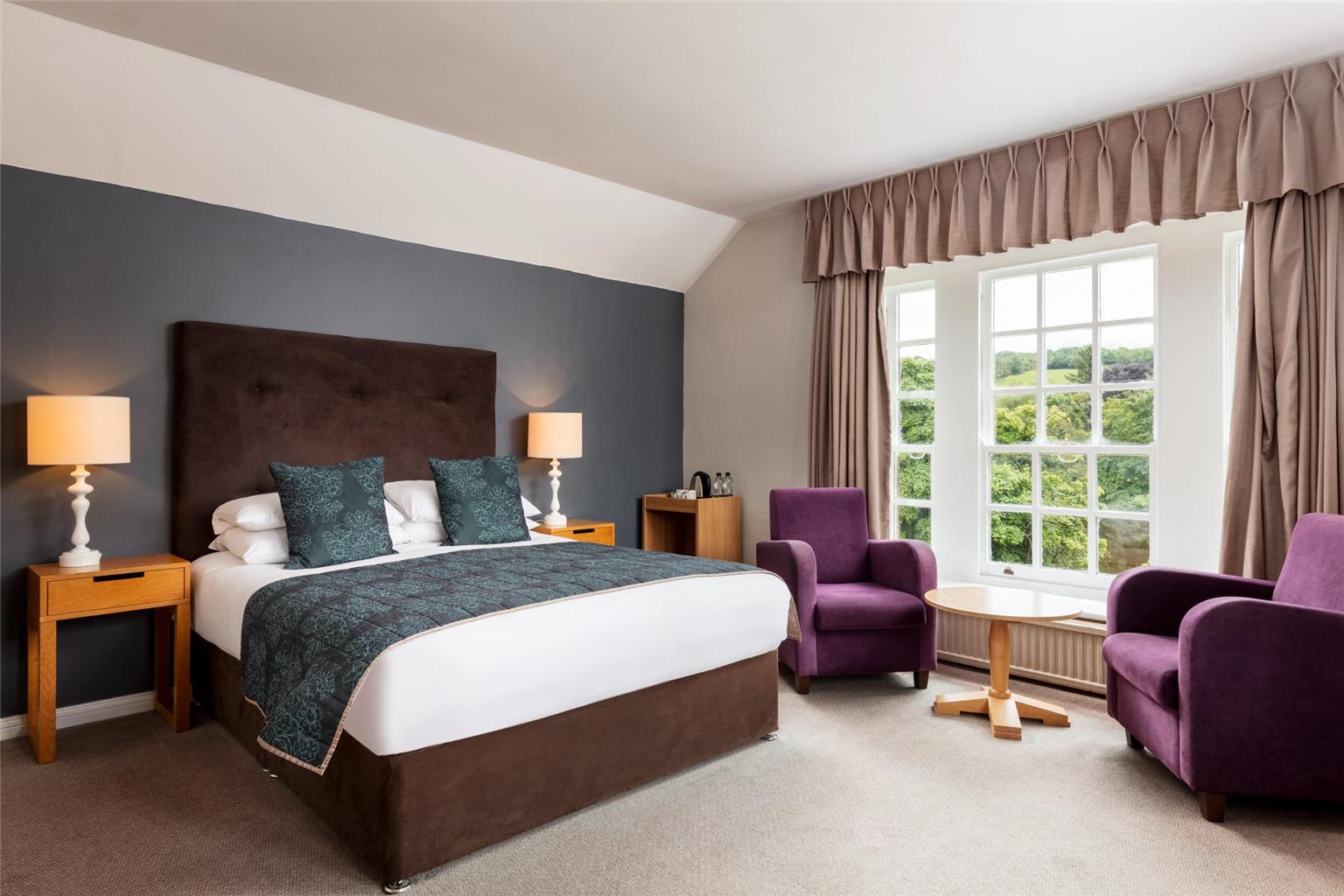 THE GEORGE HOTEL-guestroom-Guest Room,On-Site.jpg