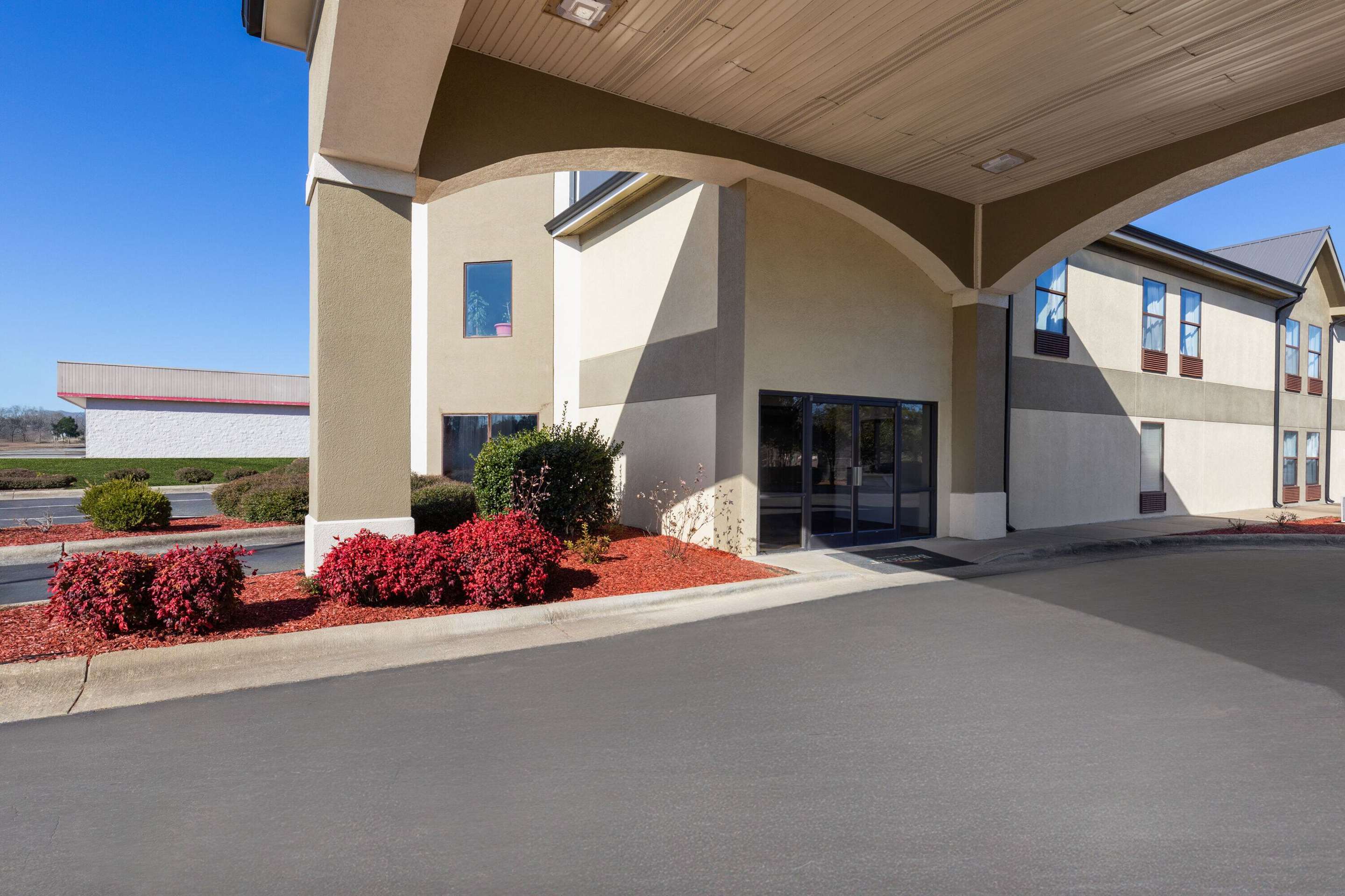 Exterior | Baymont by Wyndham Creedmoor