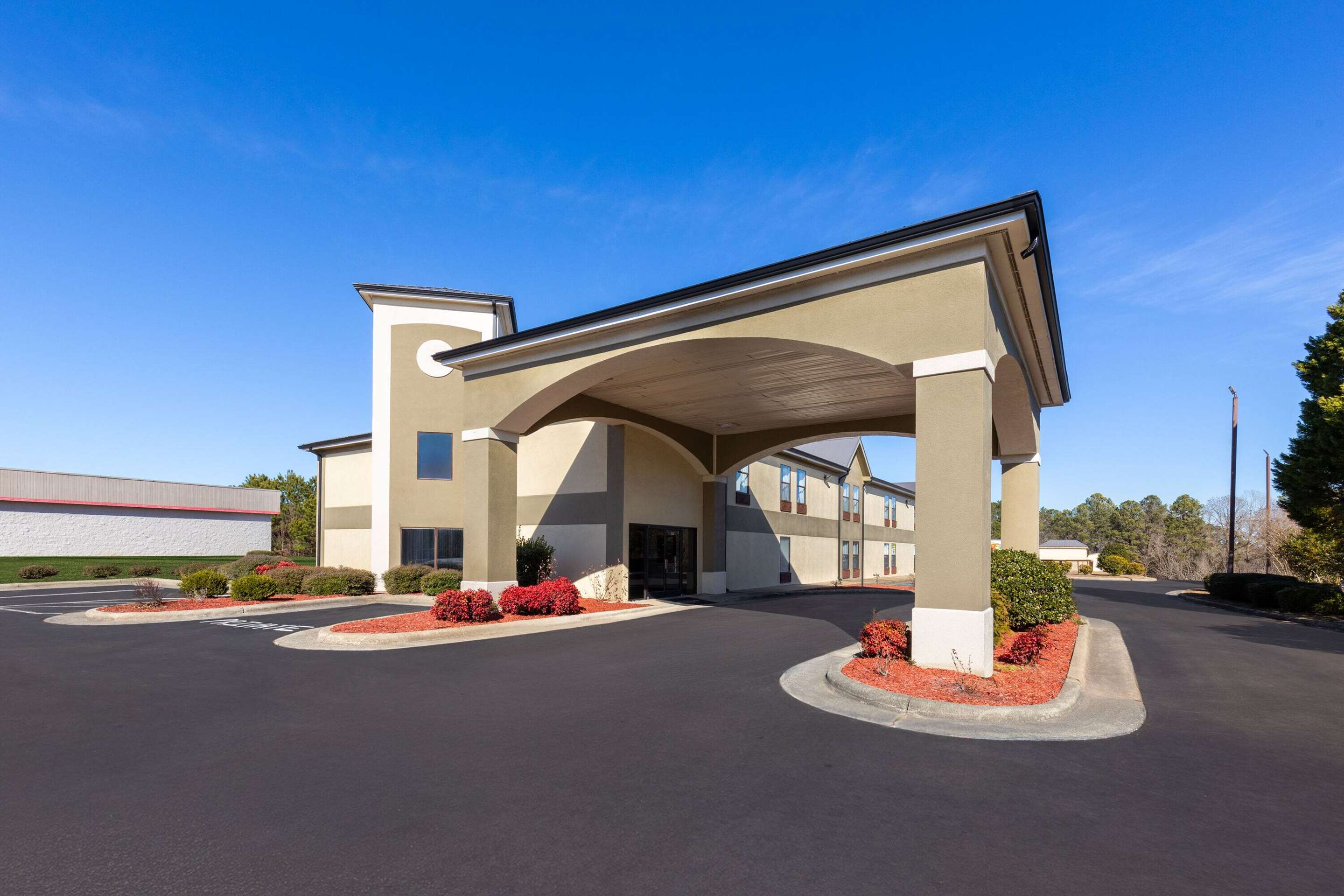 Exterior | Baymont by Wyndham Creedmoor