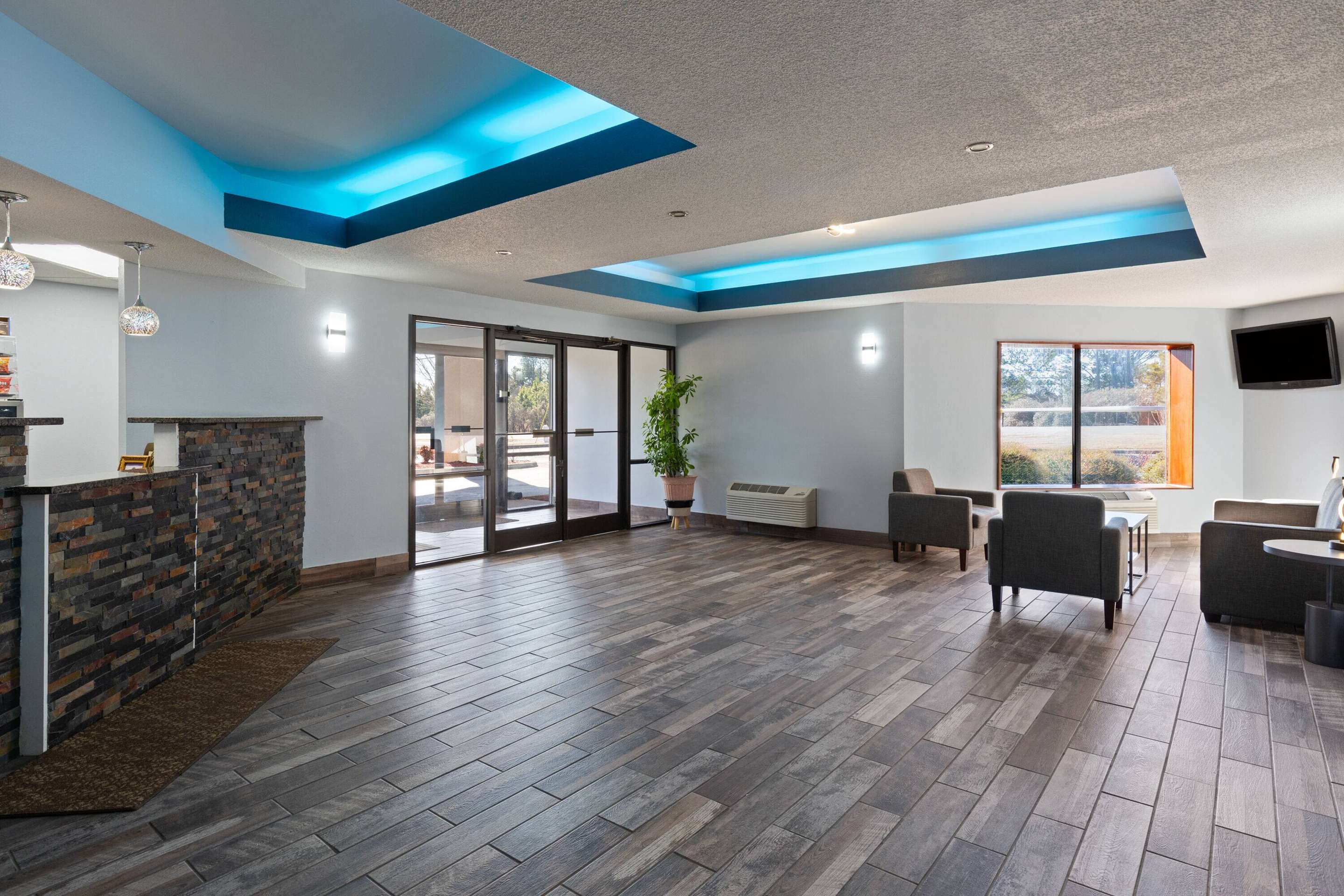 Lobby | Baymont by Wyndham Creedmoor