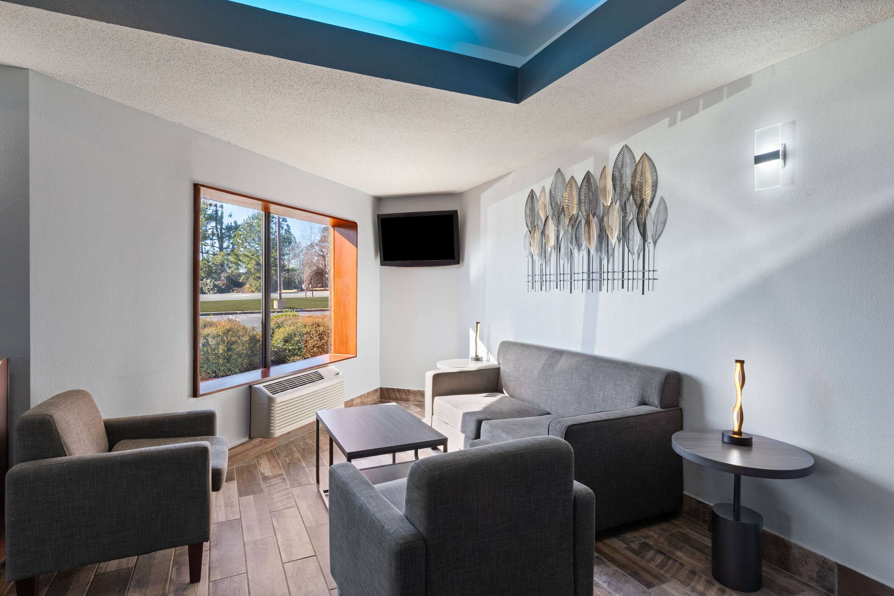 Lobby | Baymont by Wyndham Creedmoor