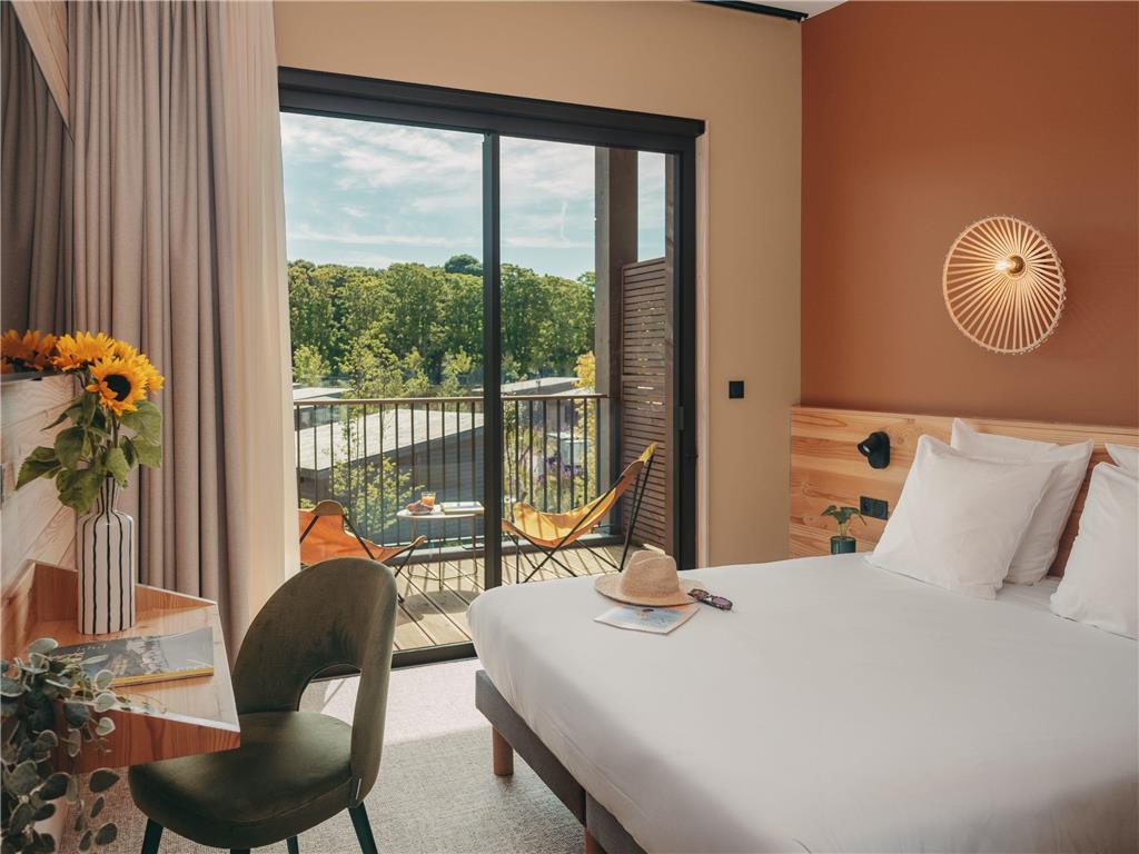 LE BOUT DU PARC-guestroom-Guest Room,On-Site.jpg