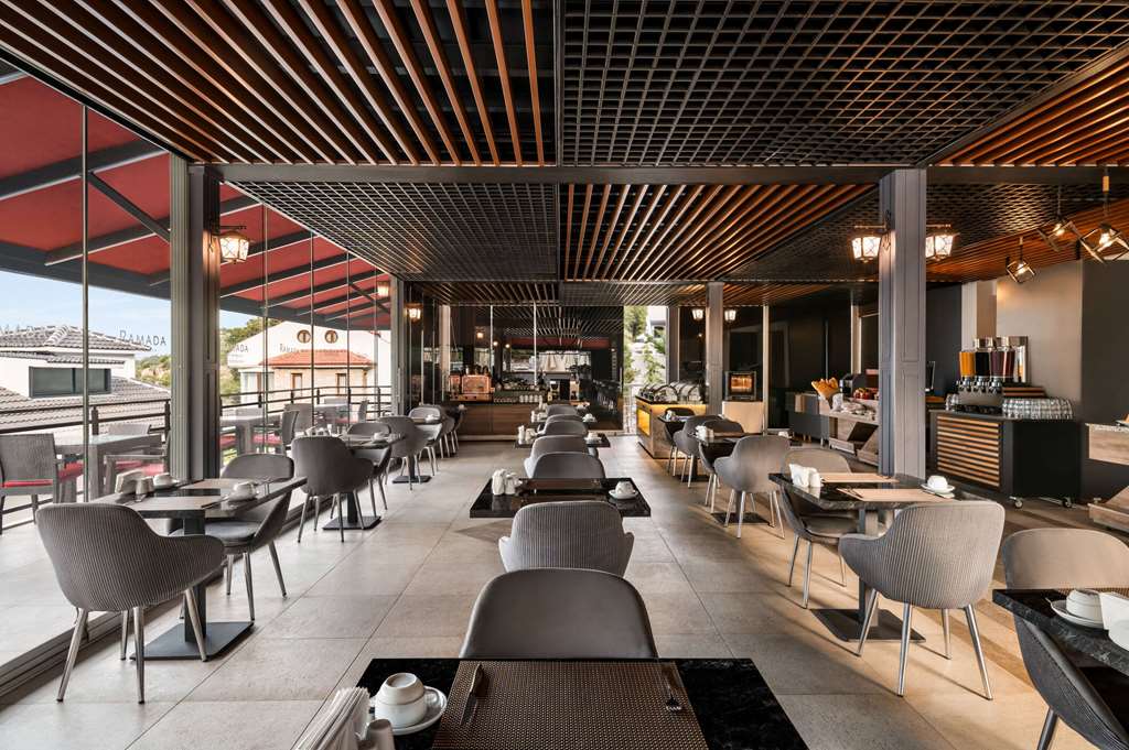 RAMADA BY WYNDHAM FETHIYE OLUDENIZ-guestroom-Dining,Dining Area,Grill/Pub,On-Site.jpg
