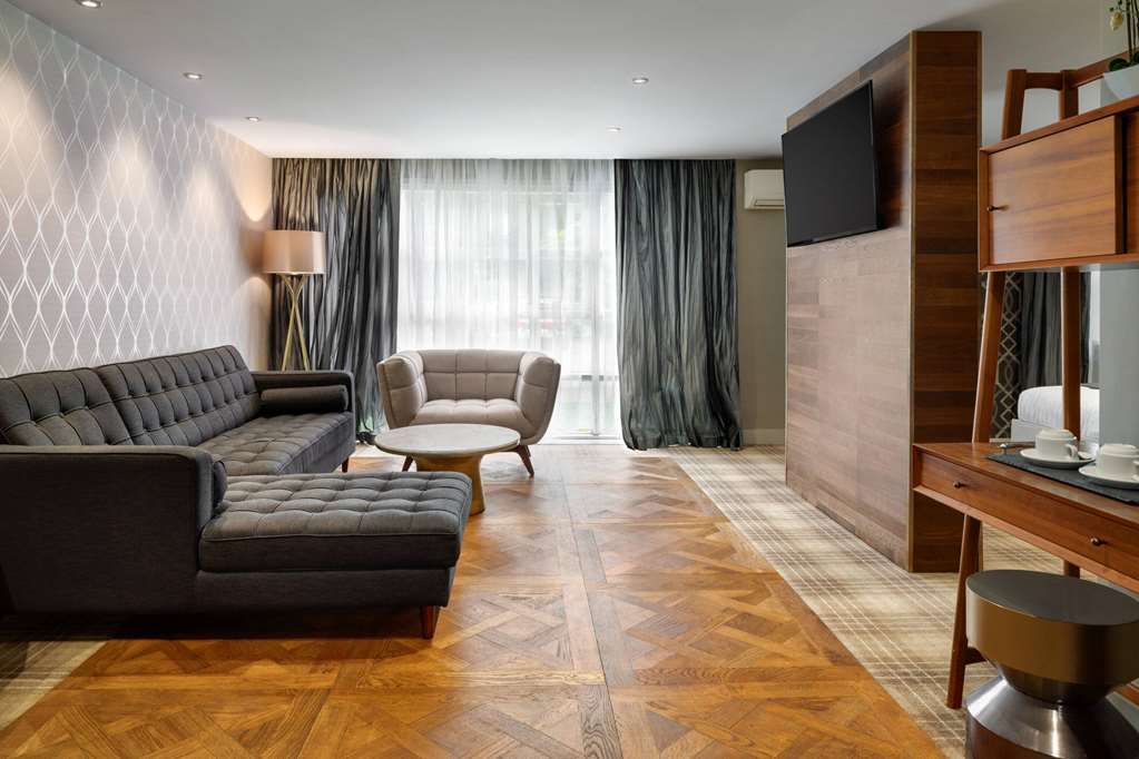 HERITAGE PARK PONTYPRIDD, TRADEMARK-guestroom-Guest Room,Suite,On-Site.jpg