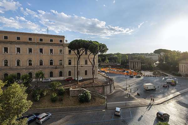 RHINOCEROSBY ALDA FENDI ROMA