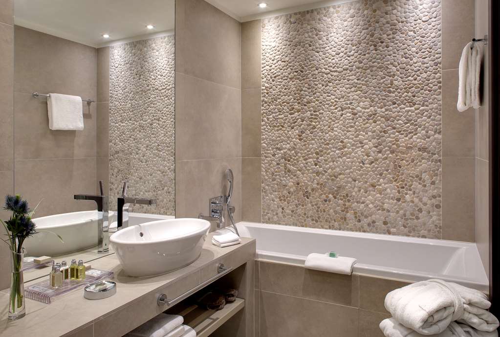 Hotel Ermitage - Evian Resort-guestroom-Guest Room,Bathroom,On-Site.jpg