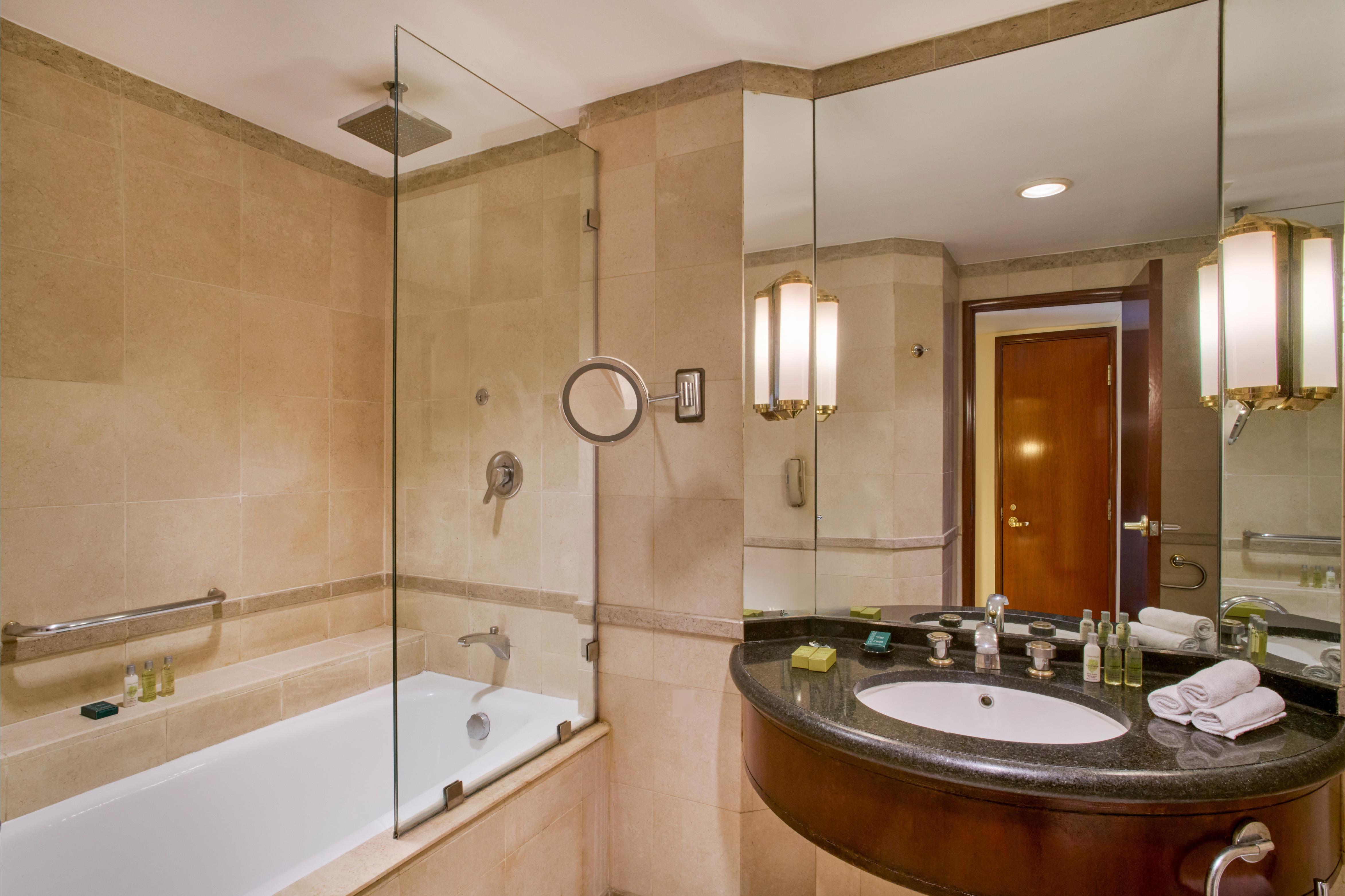 Cairo Grand Nile Room Type - KING GUEST RM W NILE VIEW