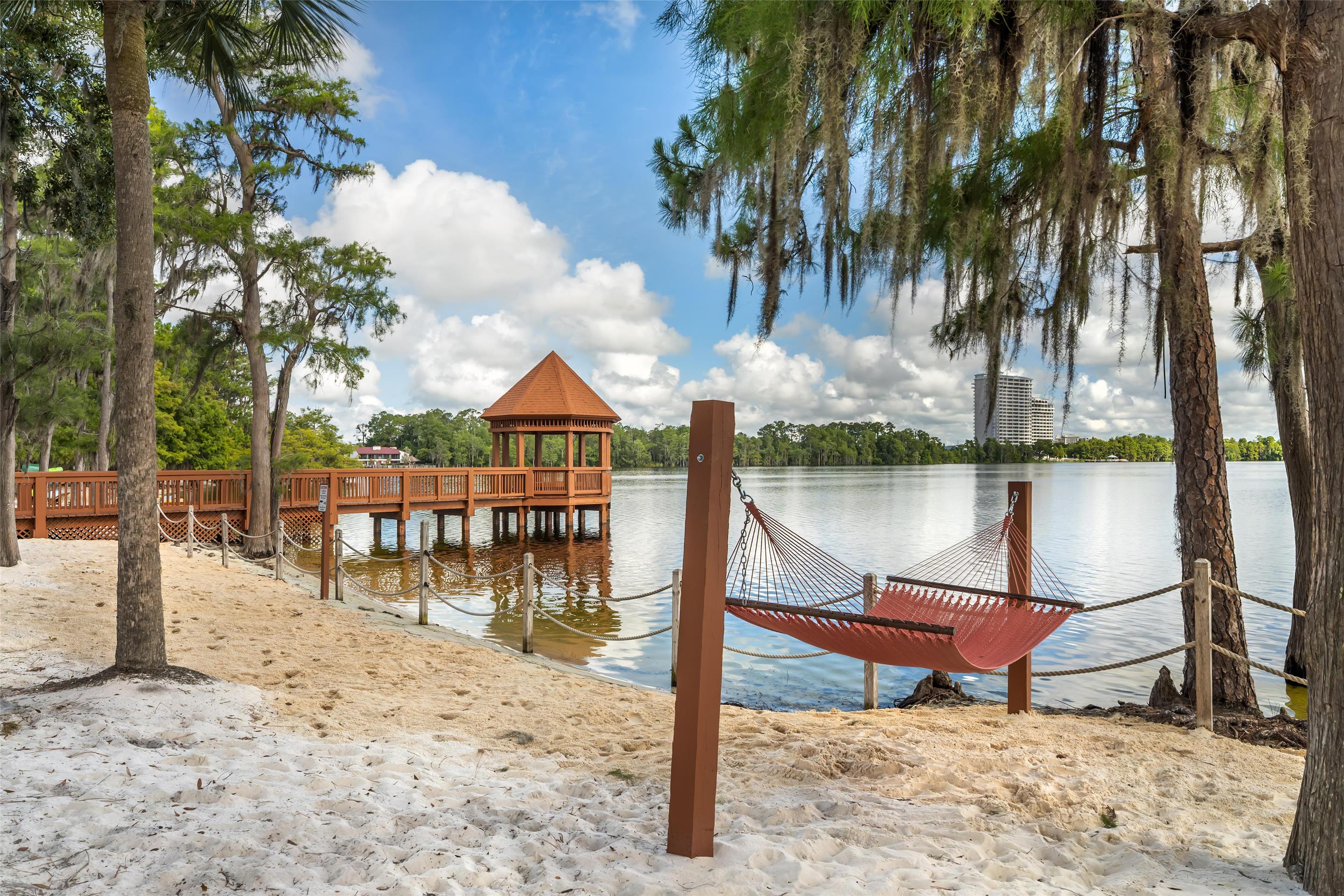 Exterior | Hilton Vacation Club Grand Beach Orlando