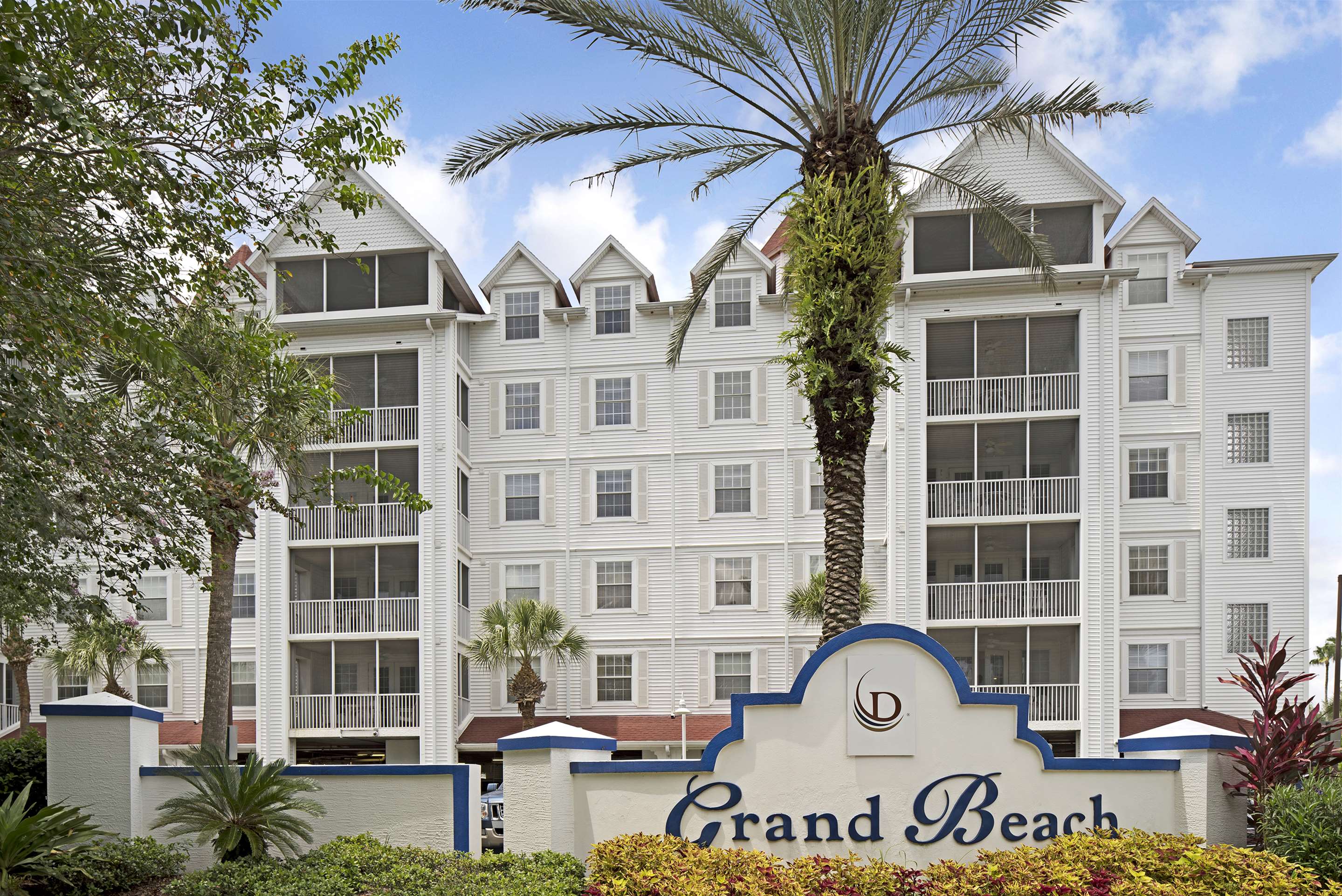 Exterior | Hilton Vacation Club Grand Beach Orlando