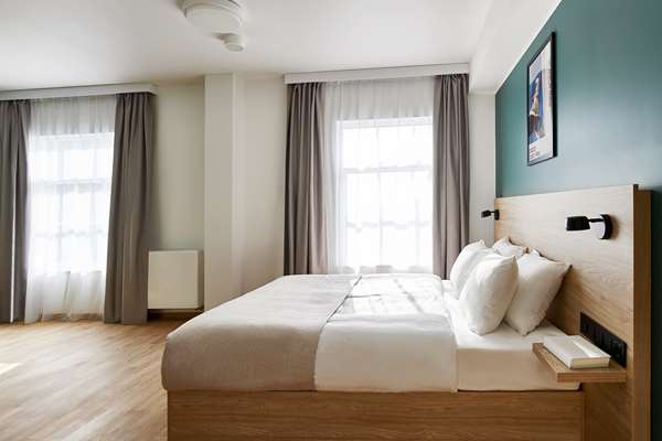 Accessible - 1 Double, Mobility Accessible, Roll In Shower, Family Room, Sofabed, Wi-Fi, Non-Smoking, Full Breakfast
