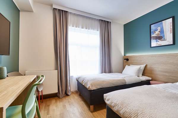 2 Single Beds, Non-Smoking, Economy Room, Smart Tv, Work Desk, Wi-Fi, Full Breakfast
