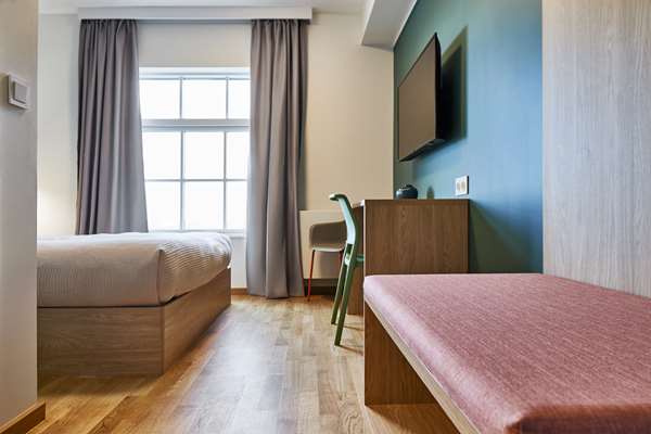 1 Double Bed, Non-Smoking, Economy Room, Smart Tv, Work Desk, Wi-Fi, Full Breakfast