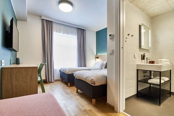 2 Single Beds, Non-Smoking, Economy Room, Smart Tv, Work Desk, Wi-Fi, Full Breakfast
