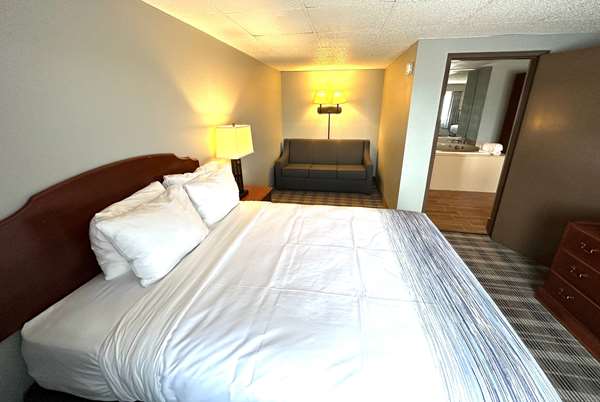 1 King Bed, Suite, Jetted Tub, Non-Smoking