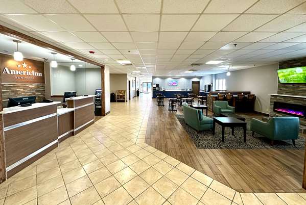 AmericInn & Suites By Wyndham Baraboo Event Center