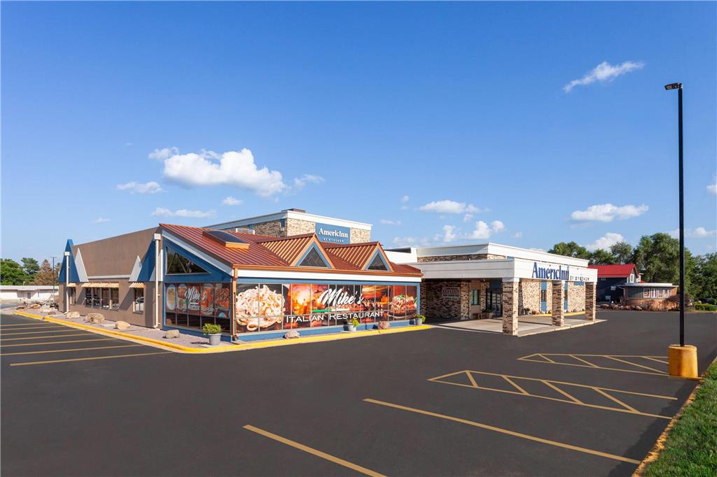 AmericInn & Suites Baraboo Event Ctr