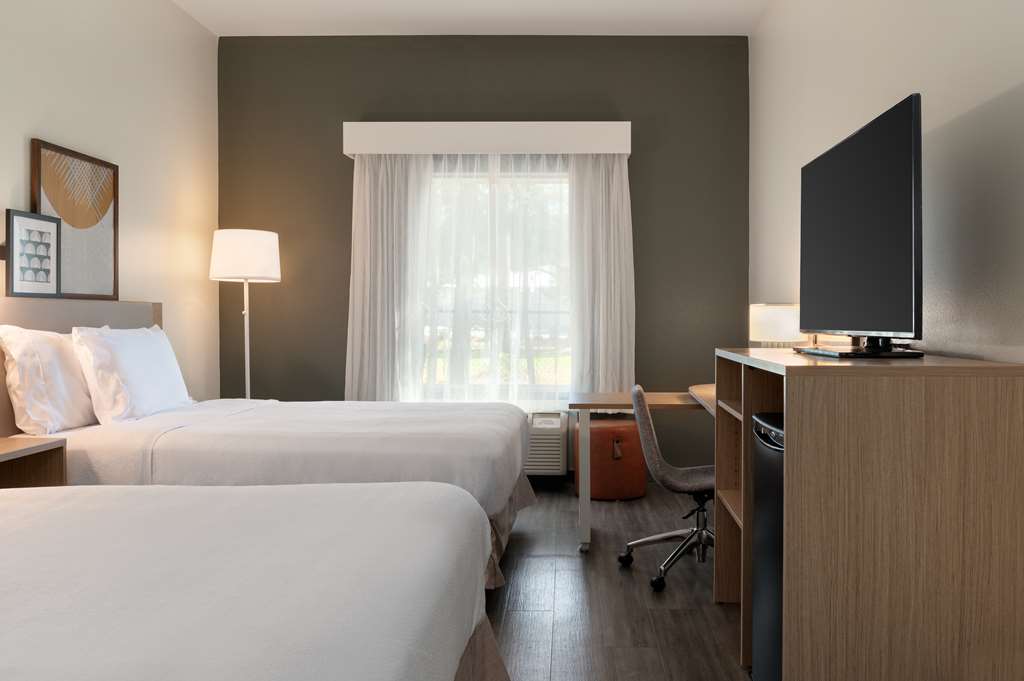 SPARK BY HILTON SAVANNAH SOUTH-guestroom-Guest Room,On-Site.jpg