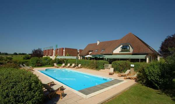 Pool,On-Site,Property Amenity,Recreation