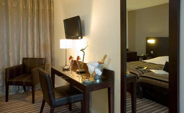 Guest Room,On-Site