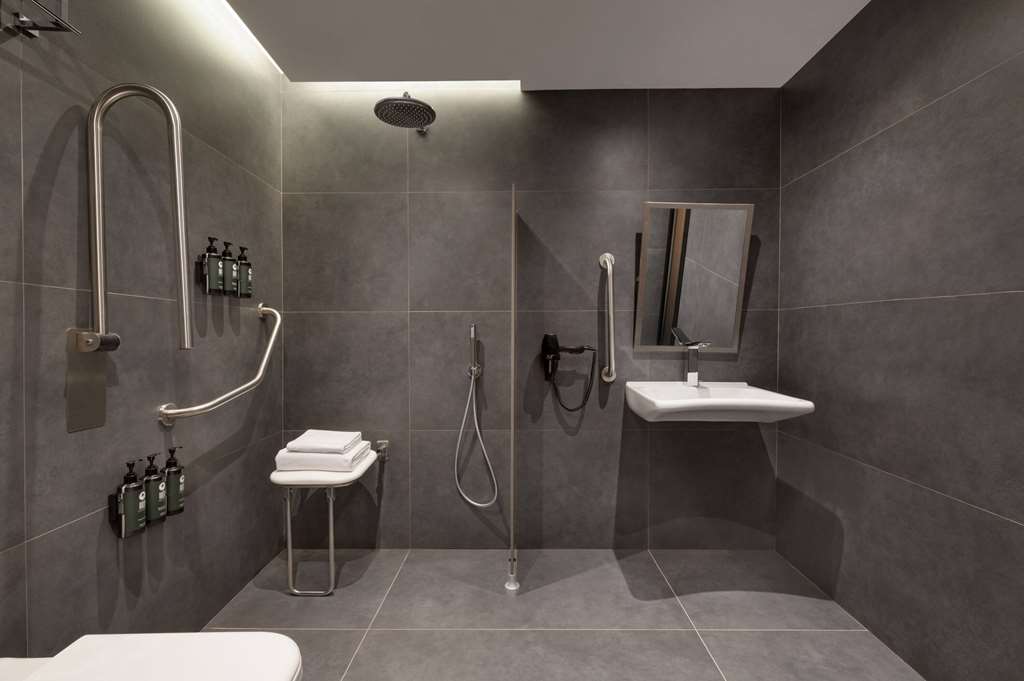 FT LOTUS THERMAL HOTEL&SPA-guestroom-Guest Room,Bathroom,Shower,Accessibility,On-Site.jpg