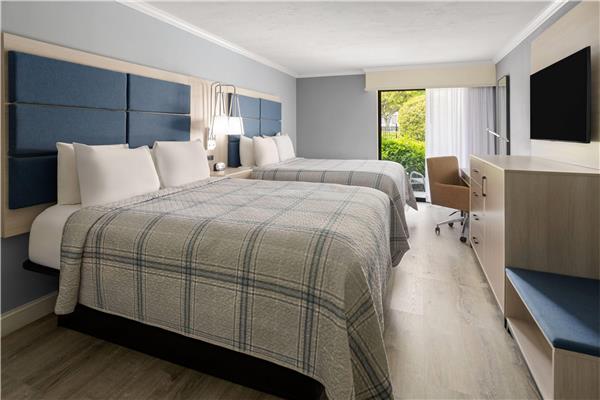 2 Queen Beds, Deluxe Room, First Floor, Patio, Non-Smoking