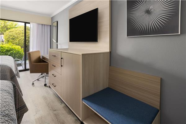 2 Queen Beds, Deluxe Room, First Floor, Patio, Non-Smoking