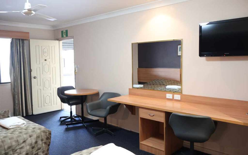 SUN PALMS HOTEL-guestroom-Guest Room,Guest Room Amenity,On-Site.jpg