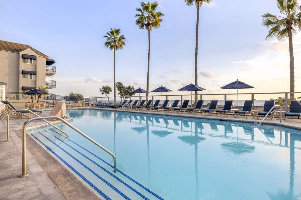 Hilton Vacation Club Riviera Beach & Shores - Tap to explore photos